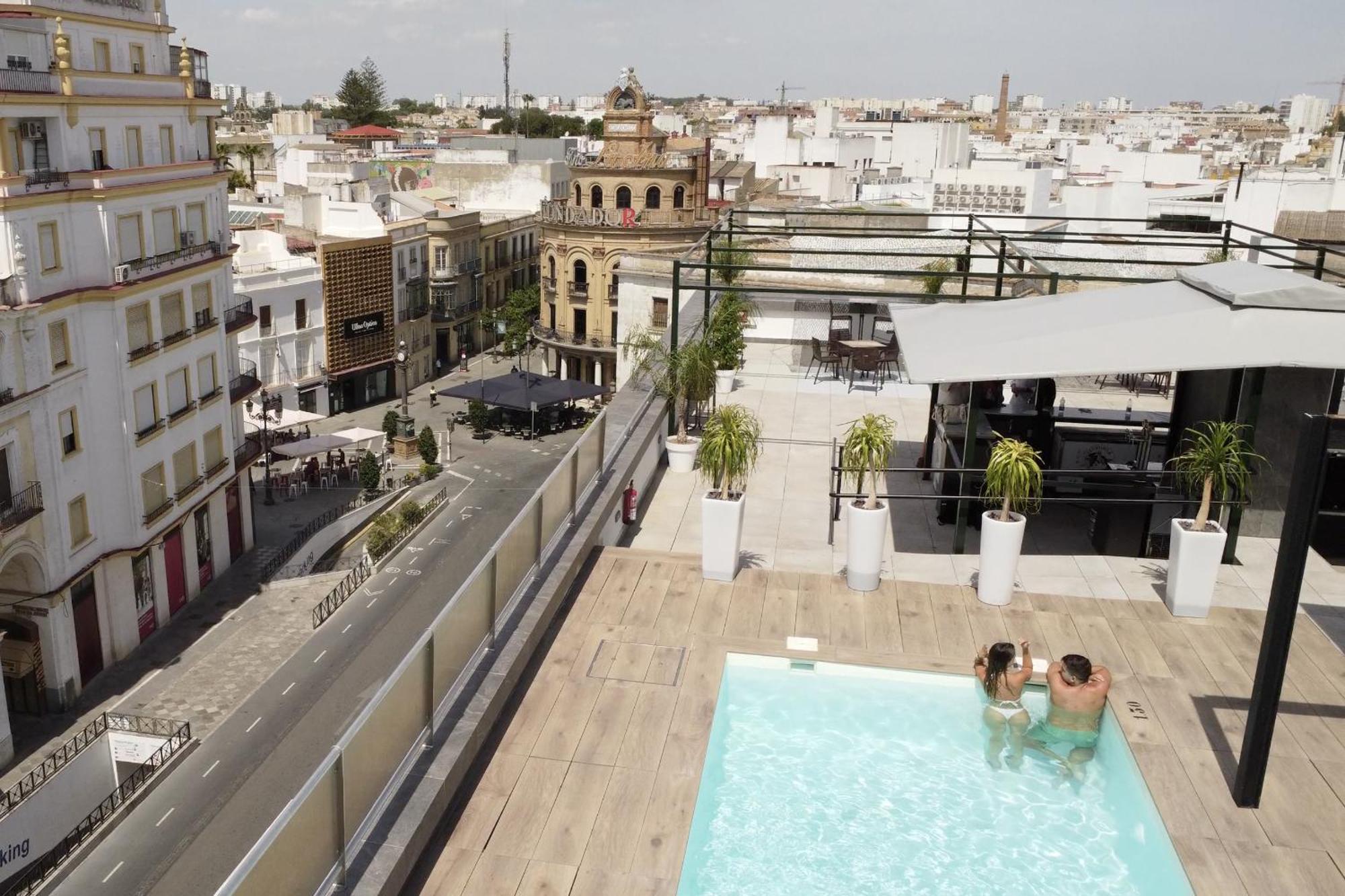 Eszentrico Suites Jerez Jerez de la Frontera Bagian luar foto